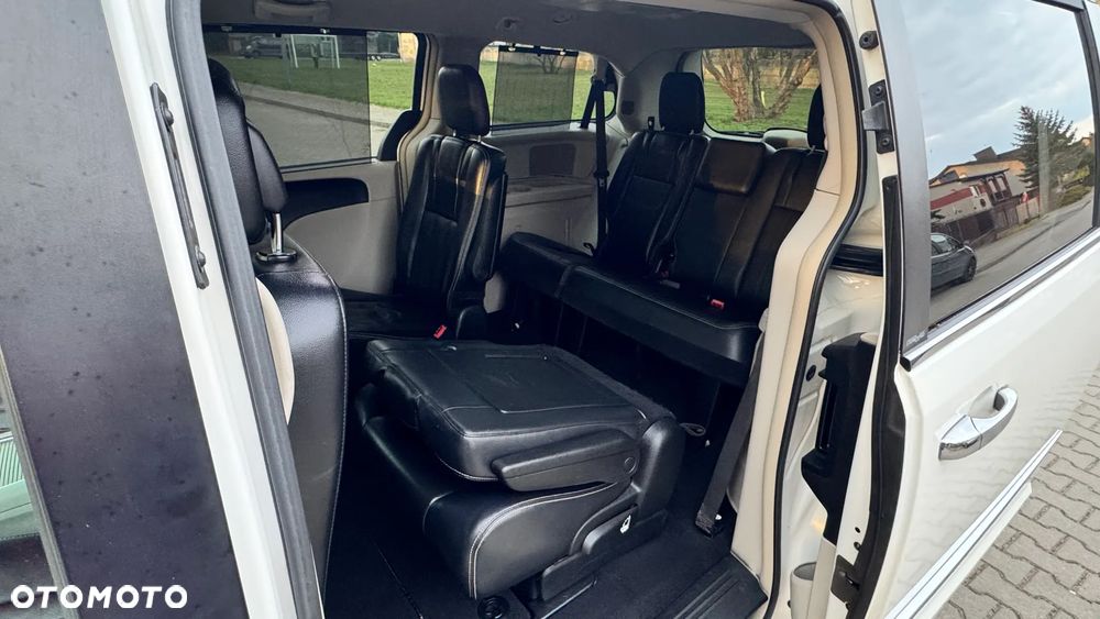 Lancia Voyager 2.8 Multijet 16v Platinum - 30