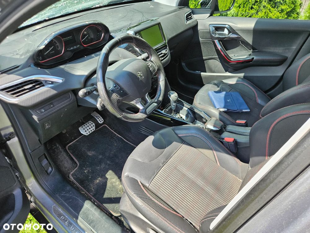 Peugeot 2008 PureTech 110 Stop&Start EAT6 GT-Line Edition - 17