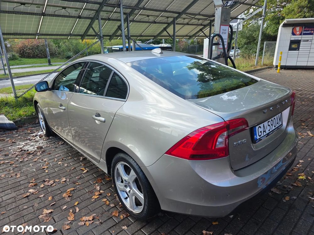 Volvo S60 2012 photo 5
