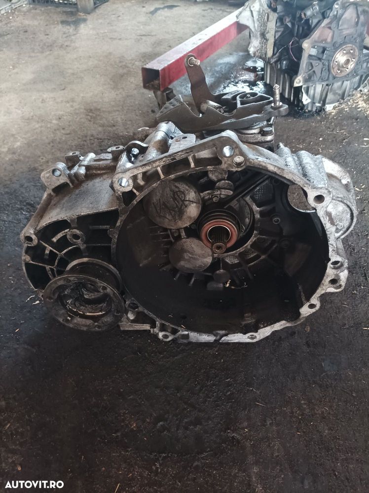 Galerie de admisie cu clapetă accelerație și egr 2.0 tdi BMP Passat B6 - 6