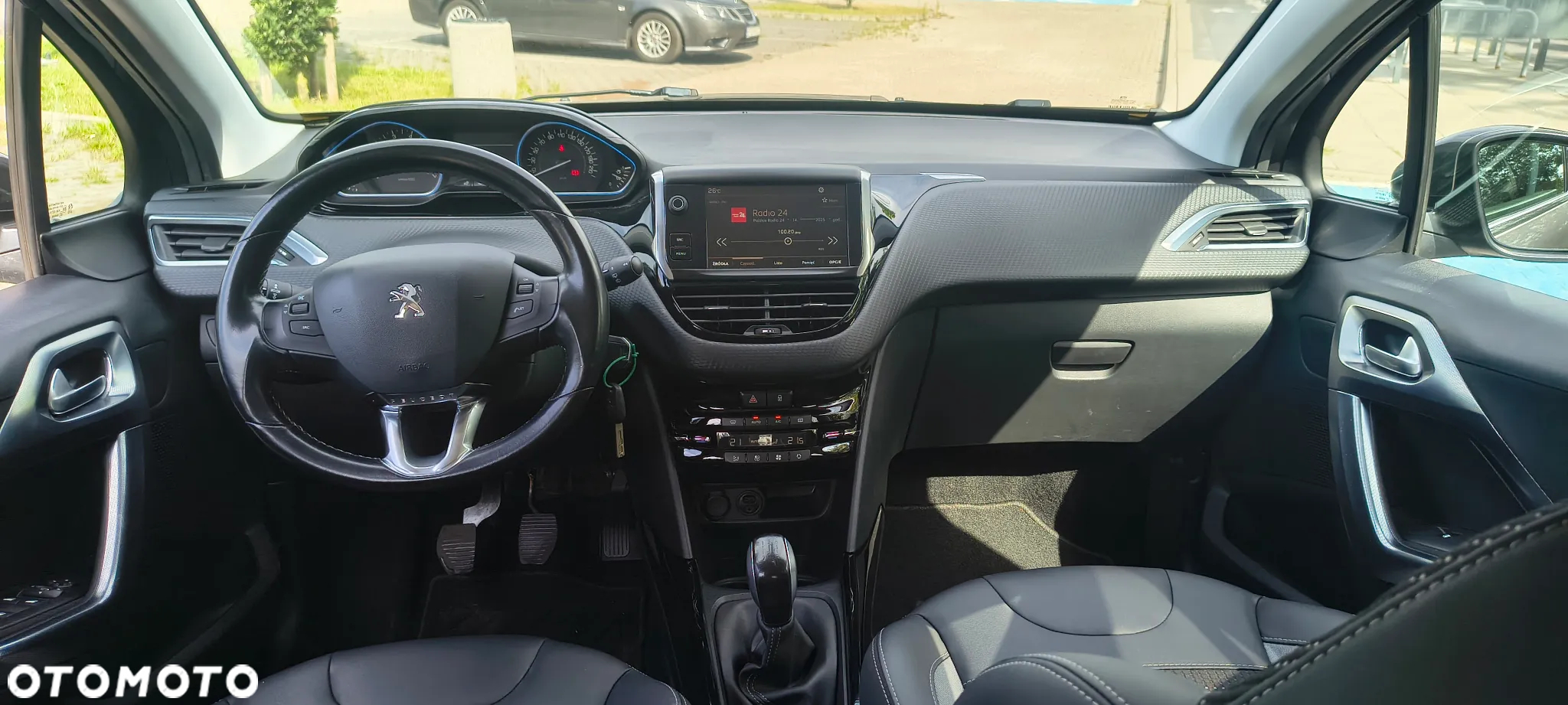Peugeot 2008 1.2 Pure Tech Allure S&S - 12