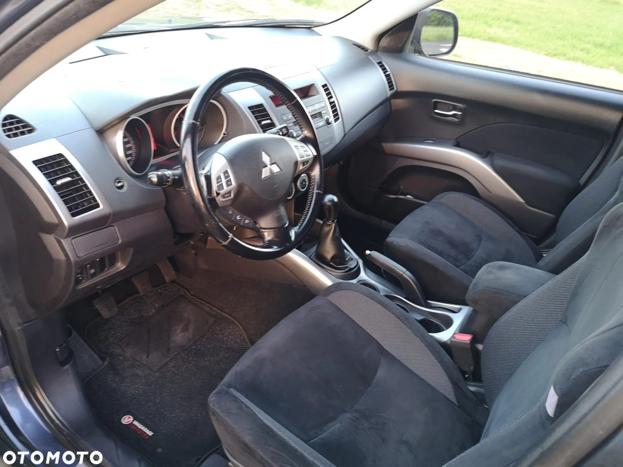 Mitsubishi Outlander 2.4 Invite 2WD - 20