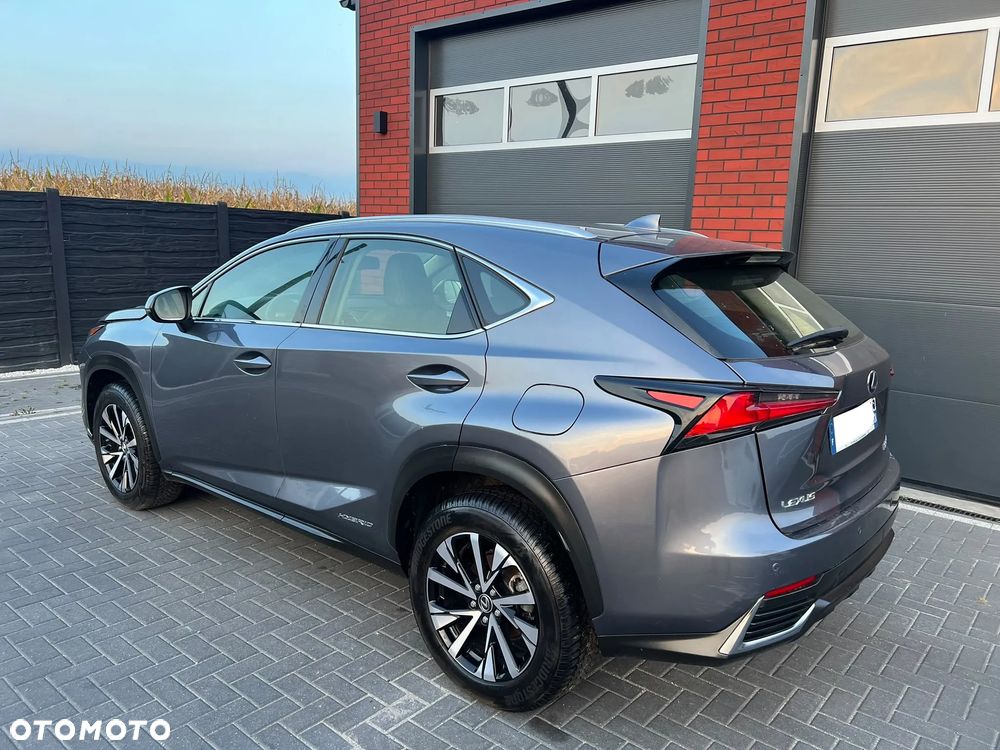 Lexus NX 300h - 33