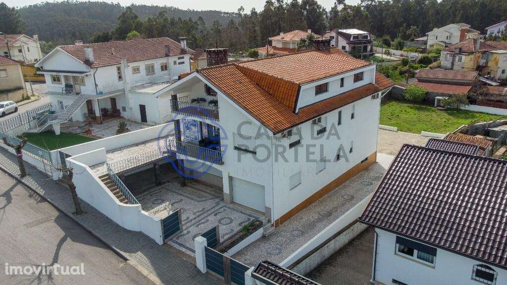 Moradia com excelentes acessos a Gaia e Porto - Grande imagem: 3/59