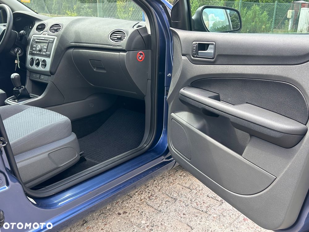 Ford Focus 1.6 16V Style - 26