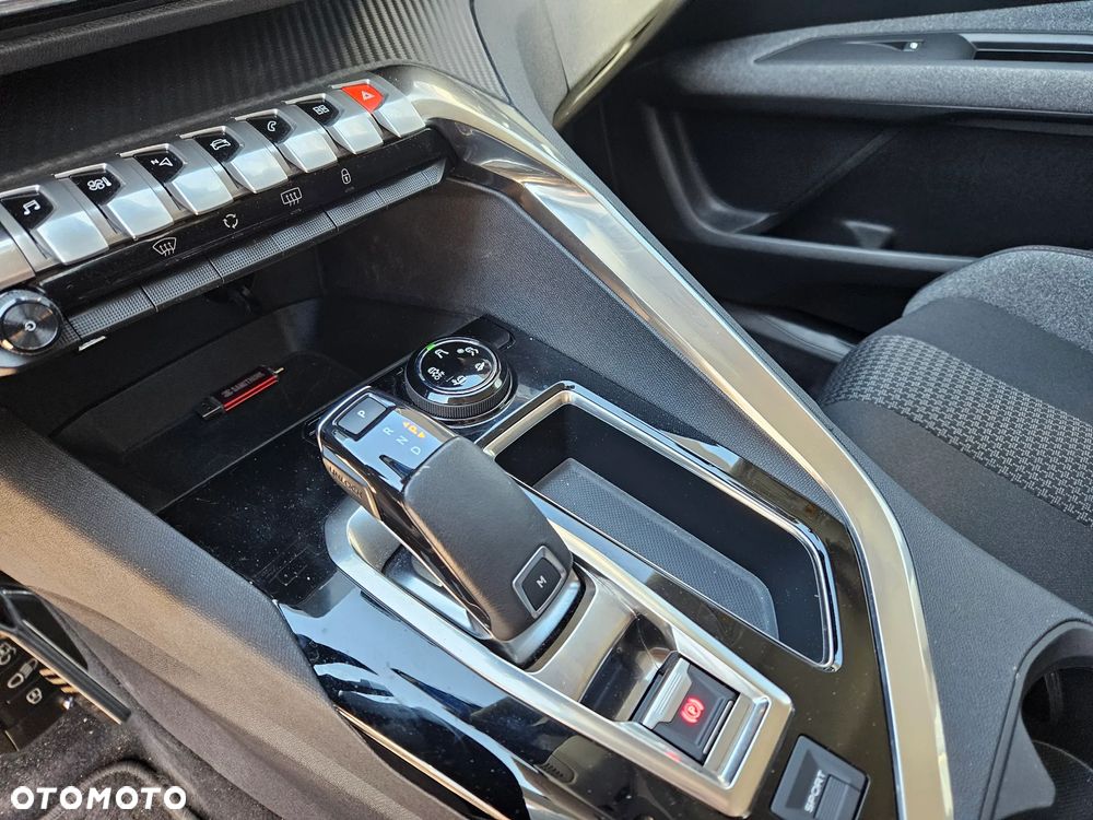 Peugeot 3008 1.5 BlueHDi Allure S&S EAT8 - 16