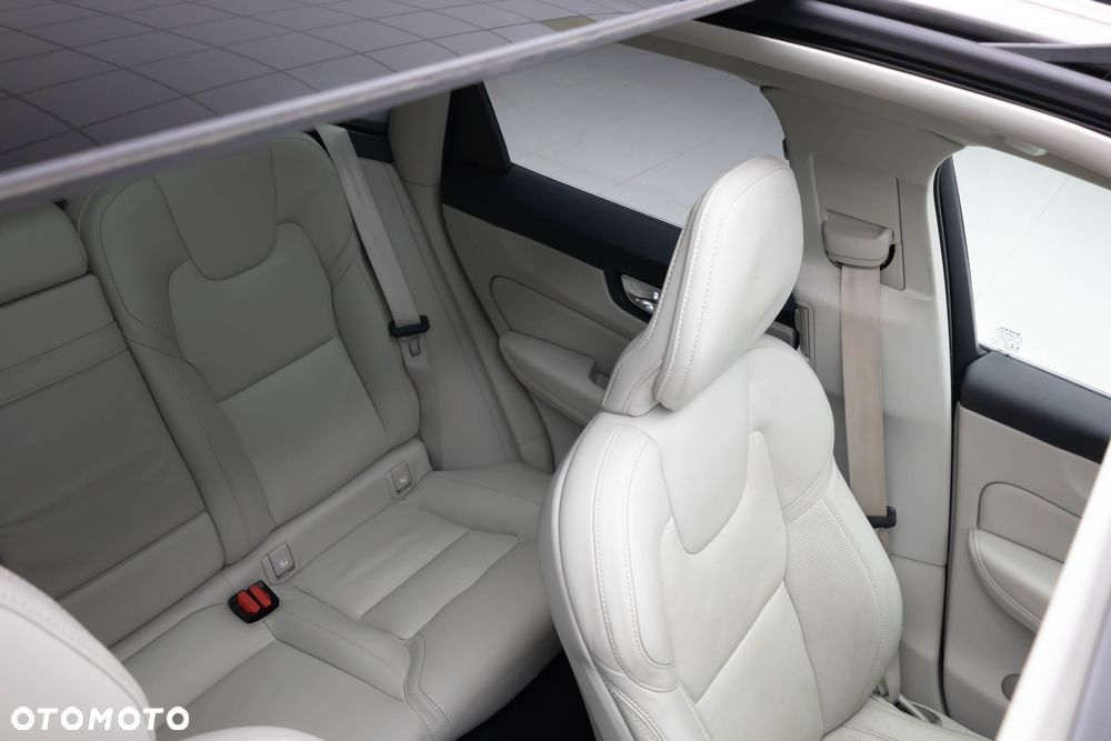 Volvo XC 60 B4 D AWD Geartronic Inscription - 30