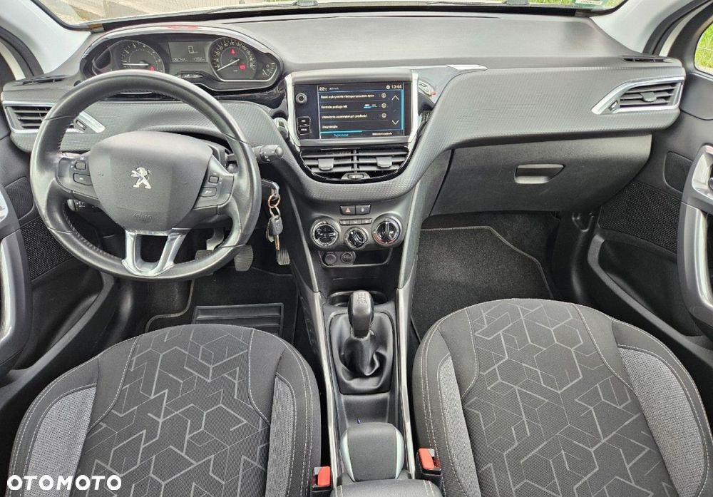 Peugeot 2008 - 8