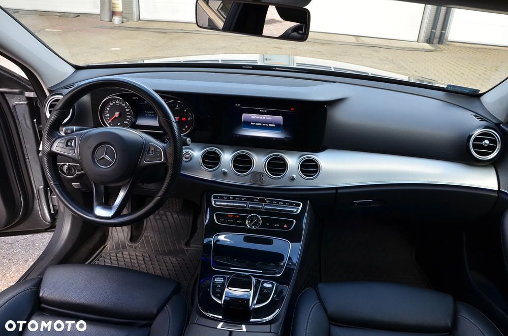 Mercedes-Benz Klasa E 220 d 9G-TRONIC - 15