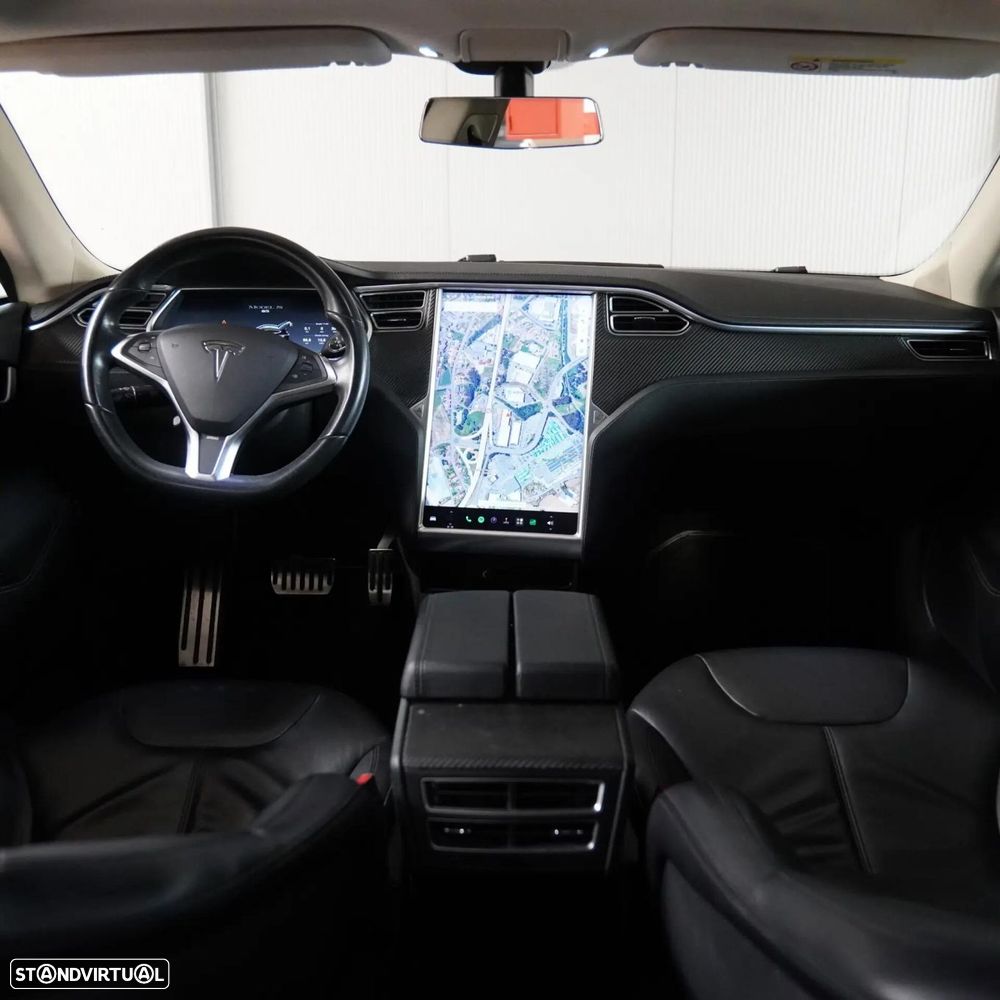 Tesla Model S 85 — fotografia 15