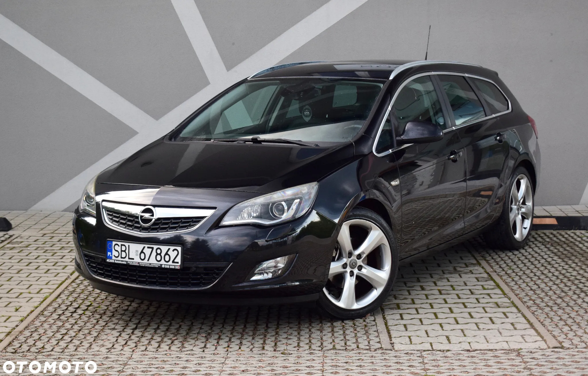 Opel Astra 1.6 Turbo Cosmo - 2