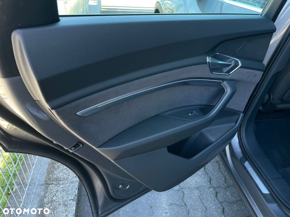 Audi e-tron Sportback - 11
