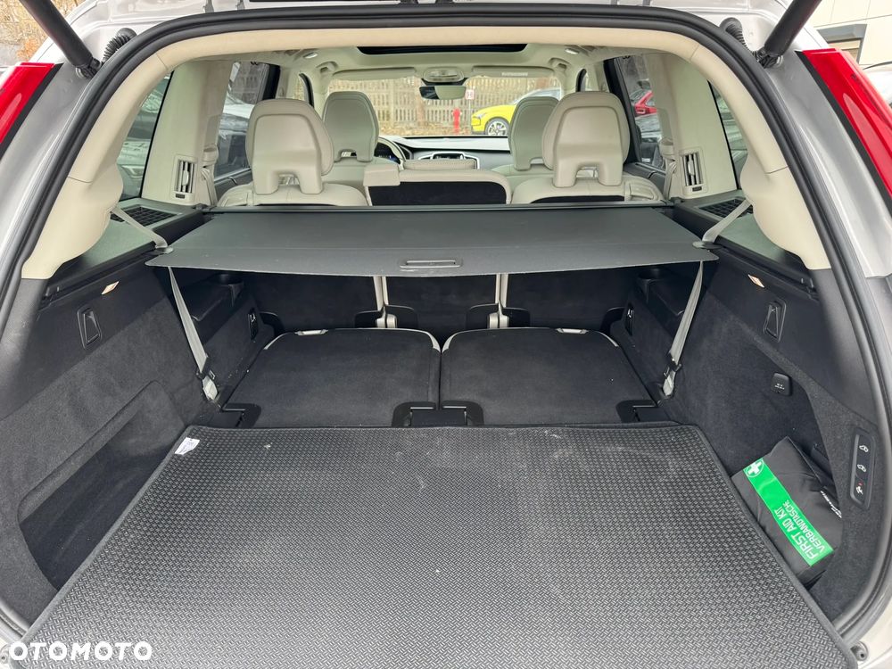 Volvo XC 90 T8 AWD Plug-In Hybrid Ultra Dark 7os - 9