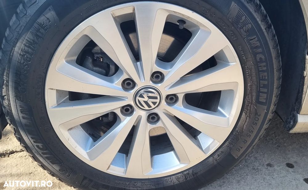 Volkswagen Golf - 15