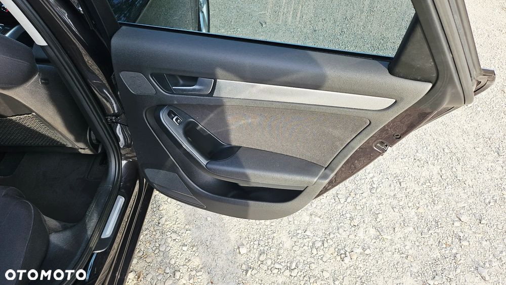 Audi A4 Avant 2.0 TDI Quattro - 33