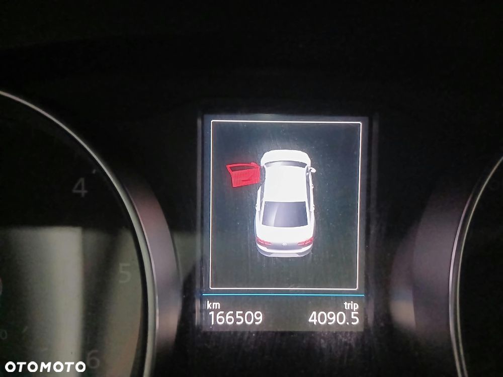 Volkswagen Passat - 4