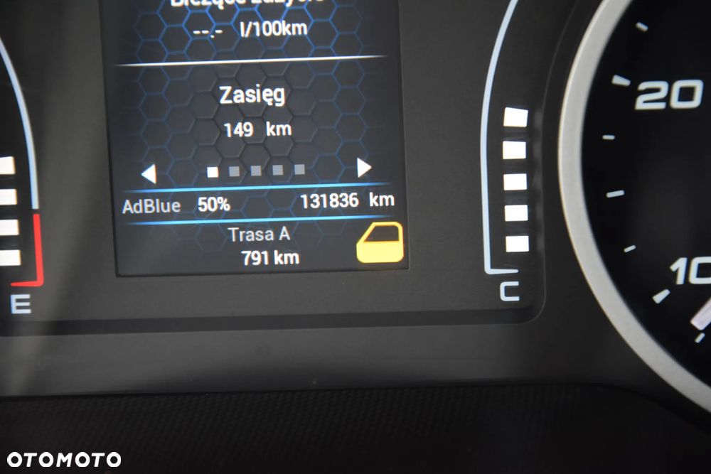 Iveco DAILY MAXI 35S14 / 2.3 - 140 KM / AUTOMAT HI-MATIC / NOWY MODEL / 3 OSOBY / DOSTAWCZE / BLASZAK / KAMERA COFANIA / TEMPOMAT / KLIMA / 2022 / SERWISOWANY / SPROWADZONY Z NIEMIEC - 33