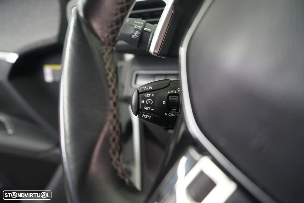 Peugeot 3008 1.2 PureTech Allure Pack EAT8 - 22