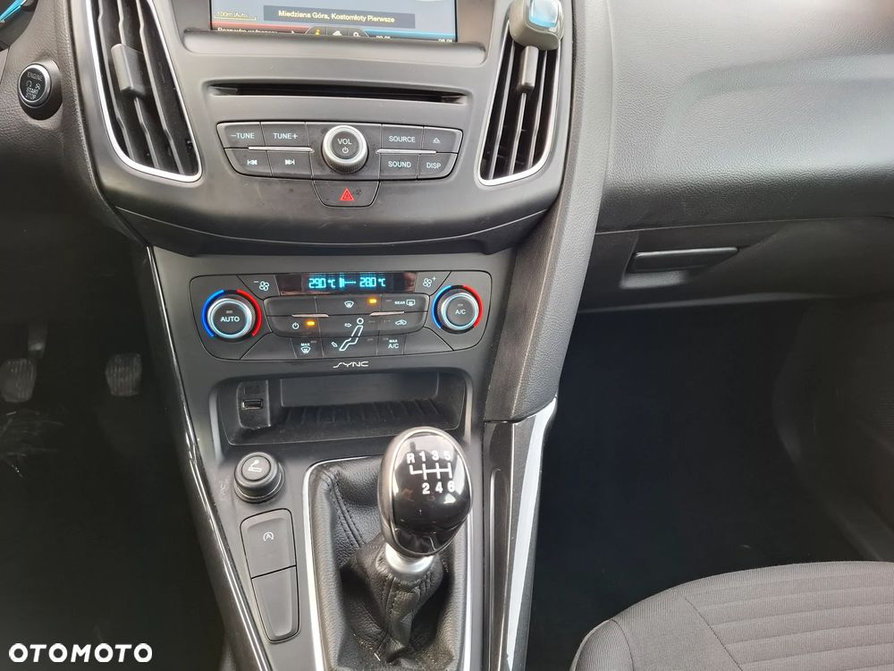 Ford Focus 1.5 EcoBlue STart-Stopp-System TITANIUM - 19