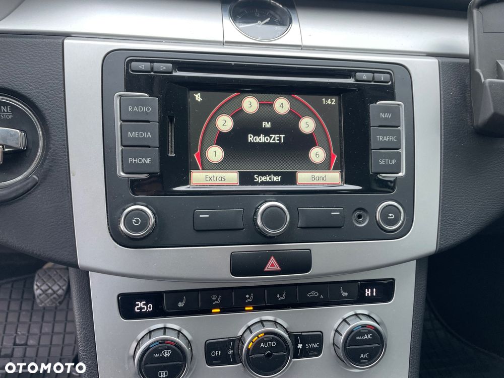 Volkswagen Passat 1.6 TDI Comfortline - 8