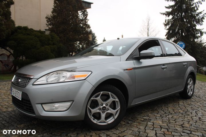 Ford Mondeo 2.0 Ambiente - 27