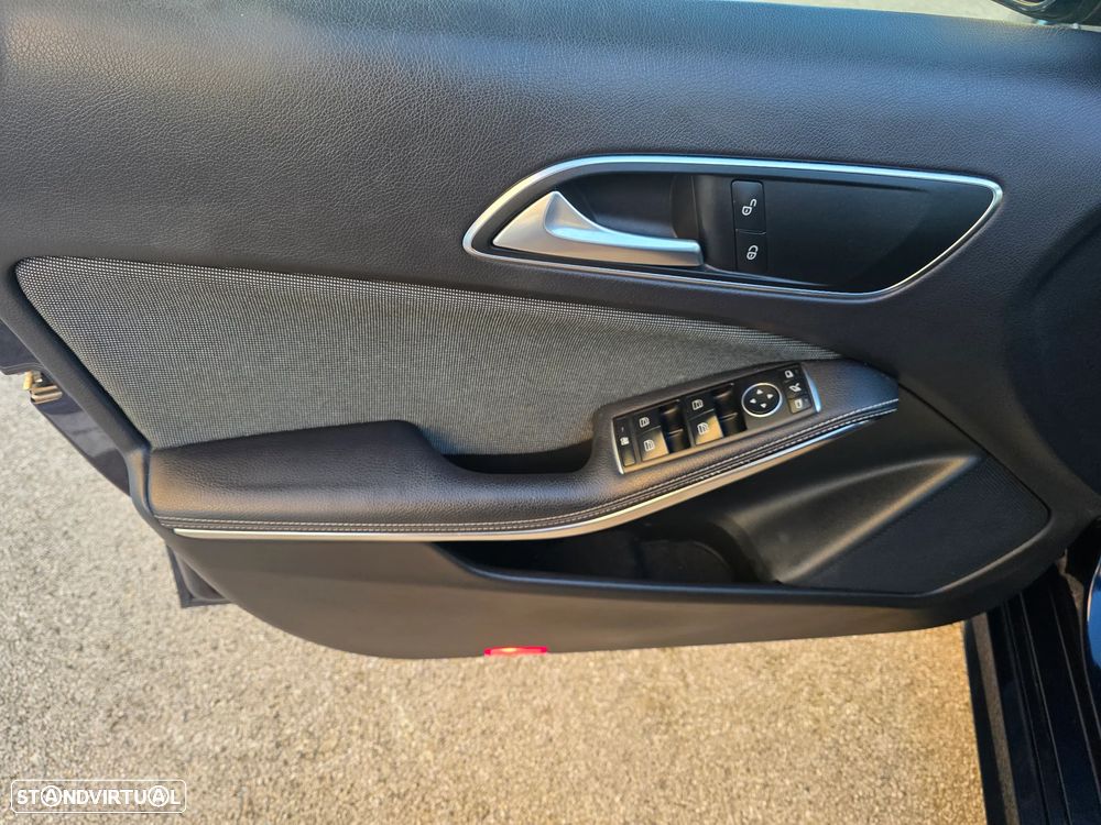 Mercedes-Benz A 180 d 7G-DCT AMG Line - 12