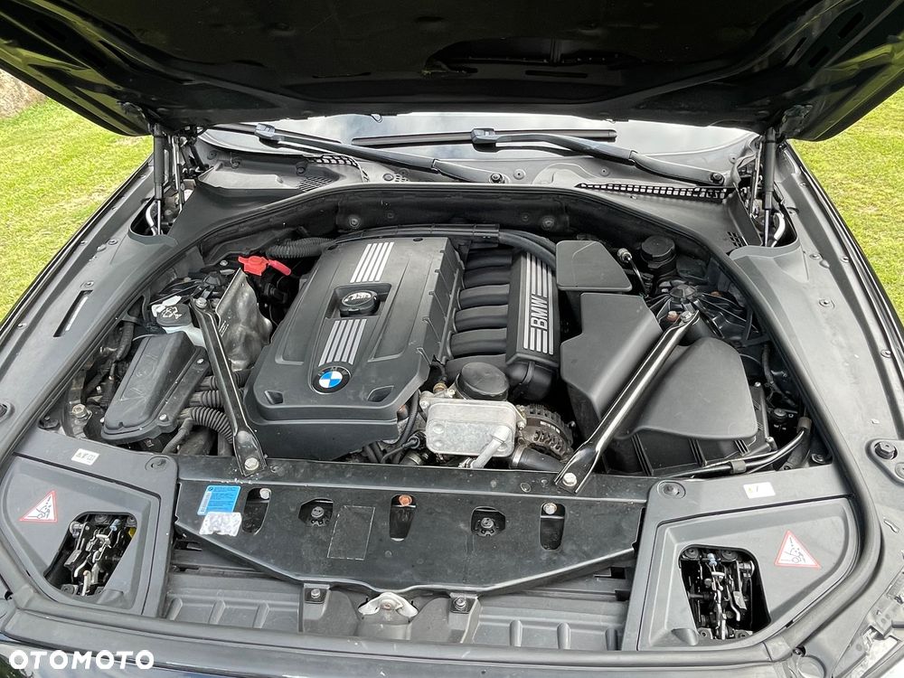 BMW Seria 5 523i - 14