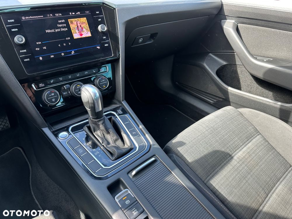 Volkswagen Passat 2.0 TDI Elegance DSG - 33