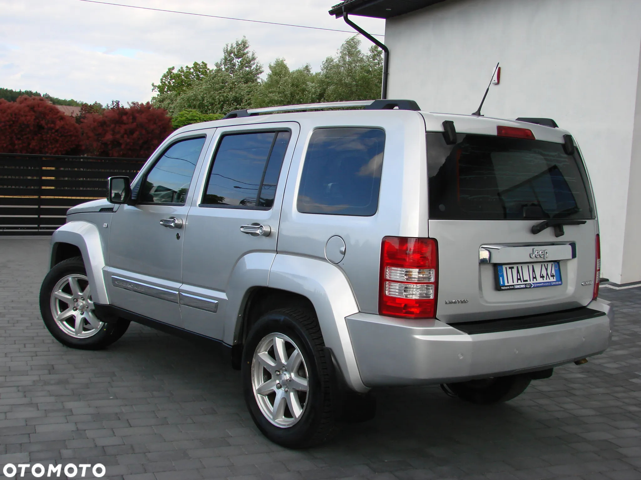 Jeep Cherokee - 16