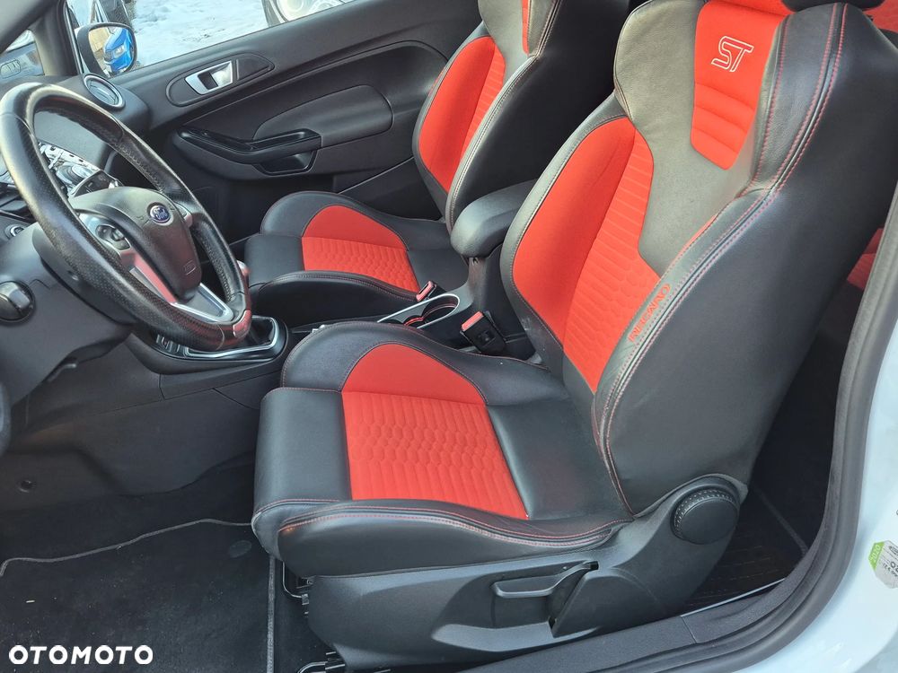 Ford Fiesta 1.6 EcoBoost mit Leder-Sport-Paket ST - 10