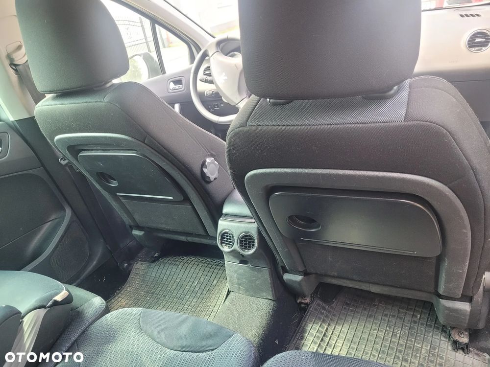 Peugeot 308 1.6 HDi Premium - 8