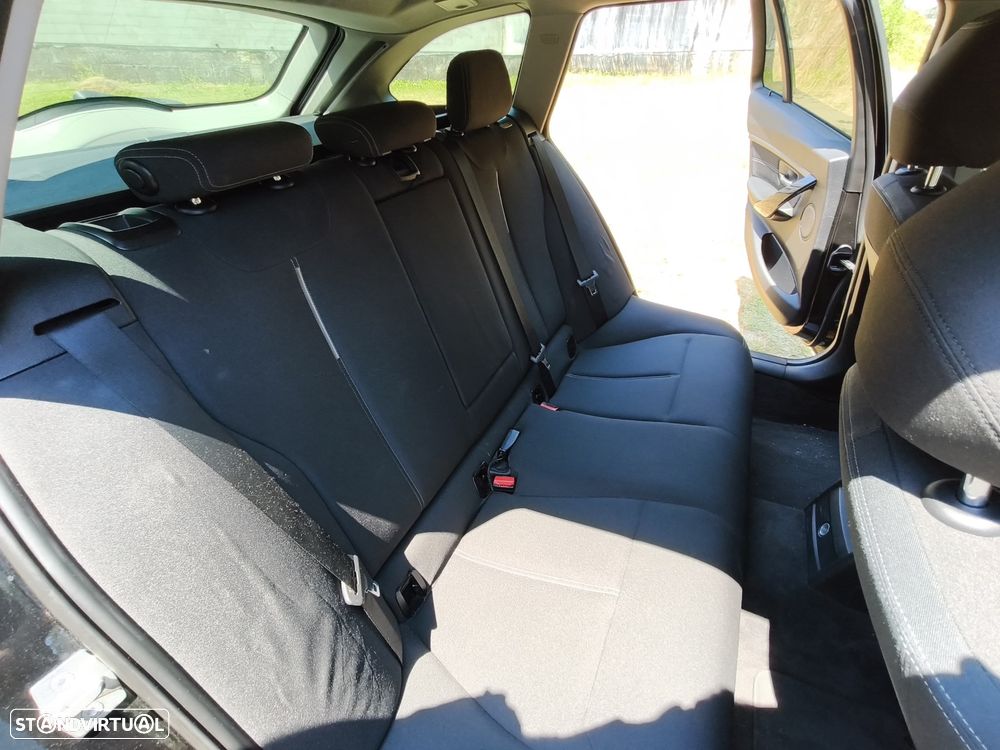BMW 320 d Auto Pack M - 29