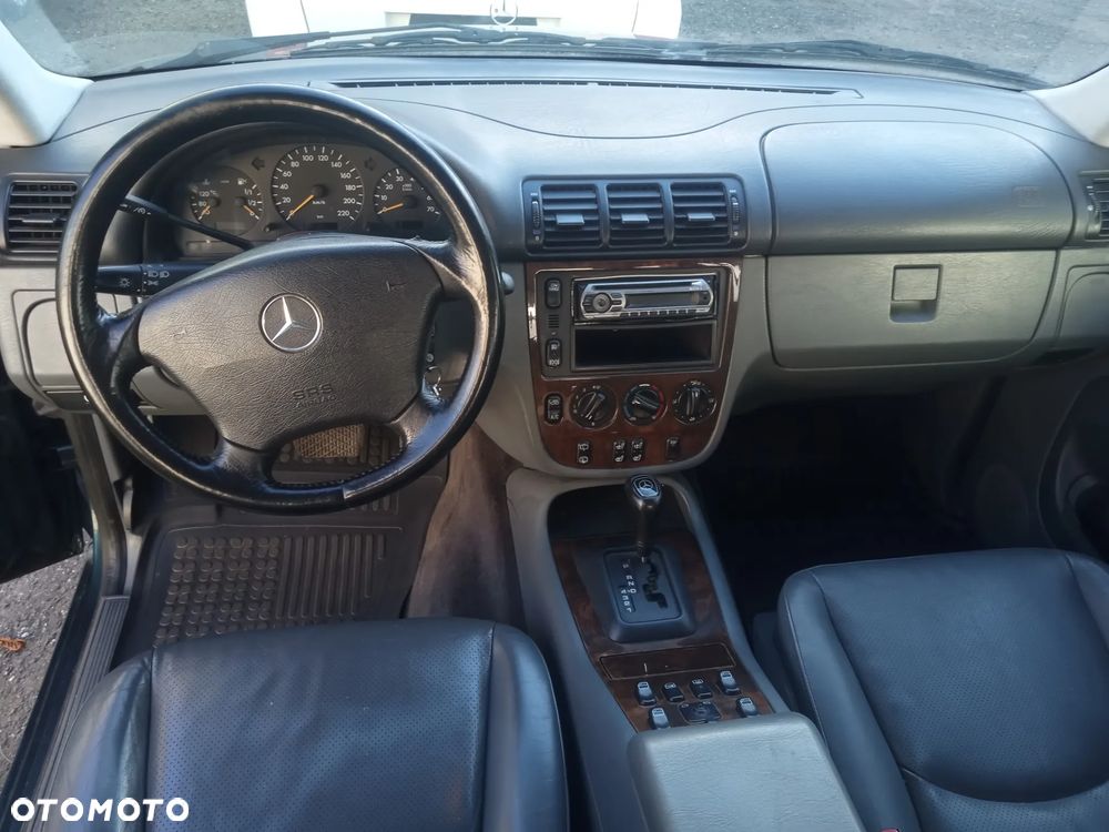 Mercedes-Benz ML 320 - 23