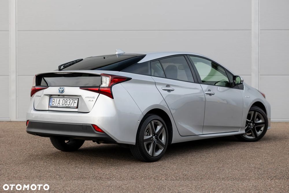 Toyota Prius (Hybrid) Executive - 8