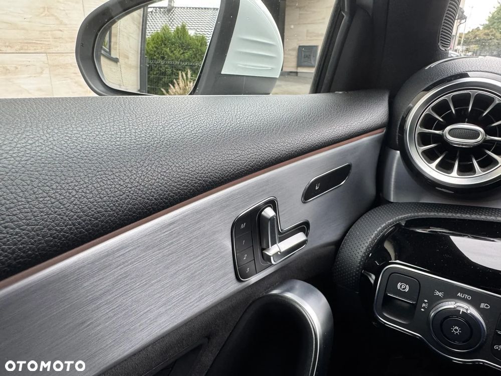 Mercedes-Benz Klasa A 180 AMG Line 7G-DCT - 7