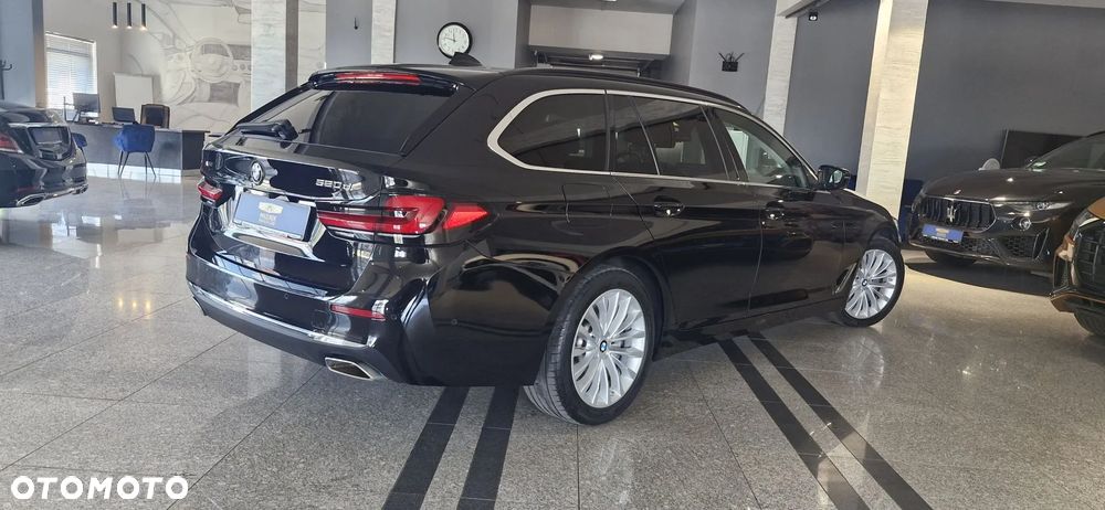 BMW Seria 5 520d xDrive Luxury Line - 3
