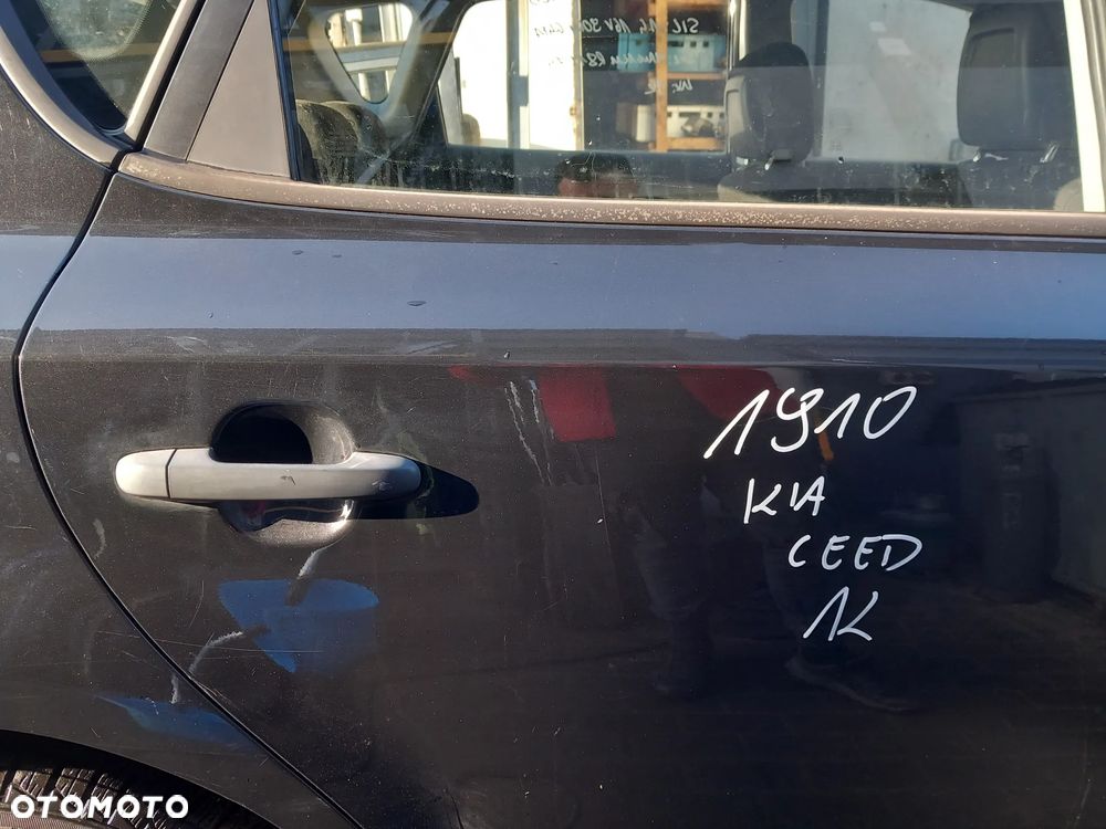 KIA CEED DRZWI PRAWE TYLNE PRAWY TYŁ HB KOLOR: 1K - 2