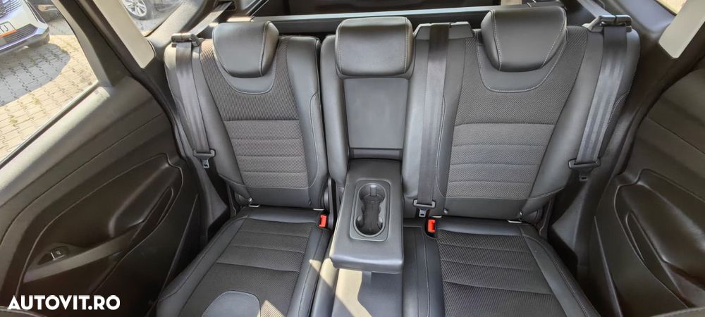 Ford Kuga 2.0 TDCi Powershift 4WD Titanium - 2