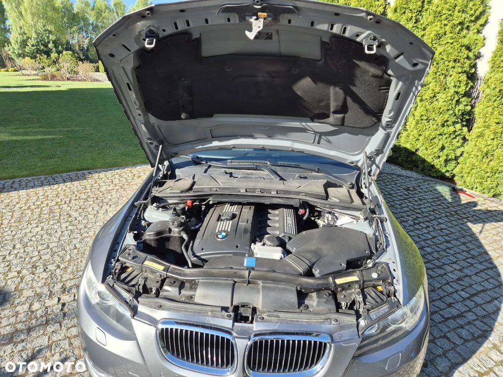BMW Seria 3 325i M Sport Edition - 12