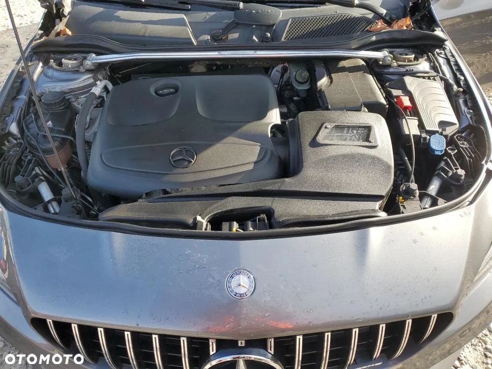 Mercedes-Benz CLA 250 4Matic 7G-DCT - 11