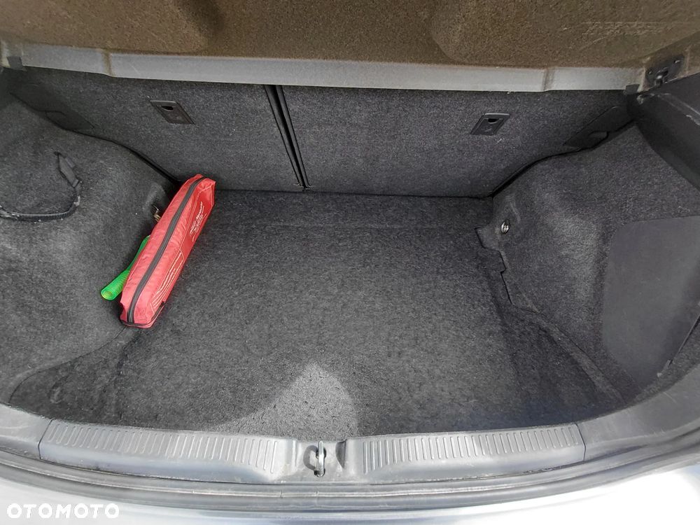 Toyota Auris 1.6 VVT-i Premium - 13