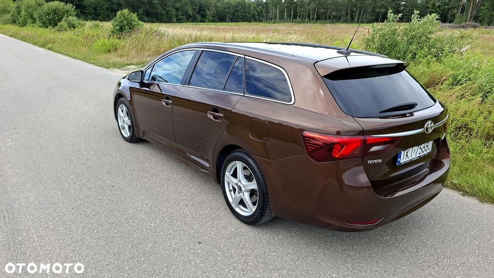Toyota Avensis 2.0 D-4D Premium - 8