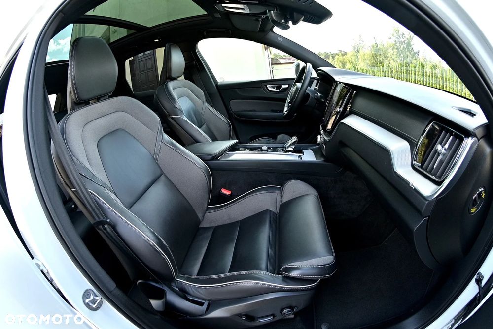 Volvo XC 60 T6 AWD Plug-In Hybrid Inscription - 28