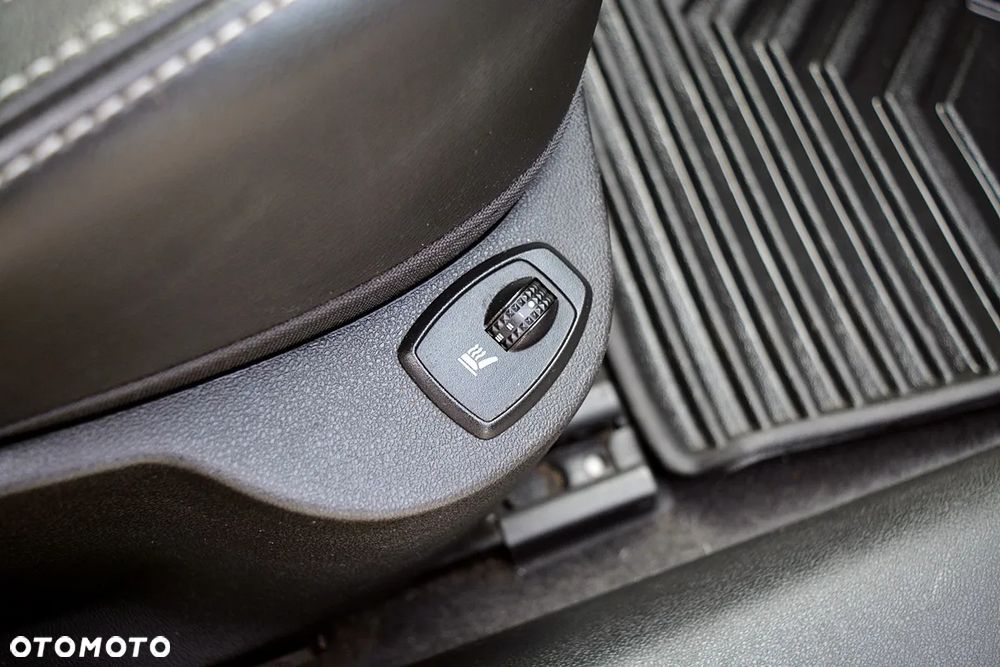 Renault Laguna dCi 150 FAP Start-Stop Limited - 12