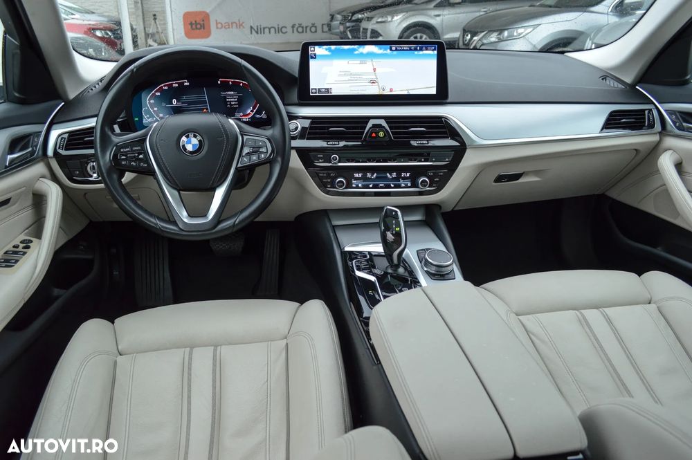 BMW Seria 5 520d Aut. Luxury Line - 32