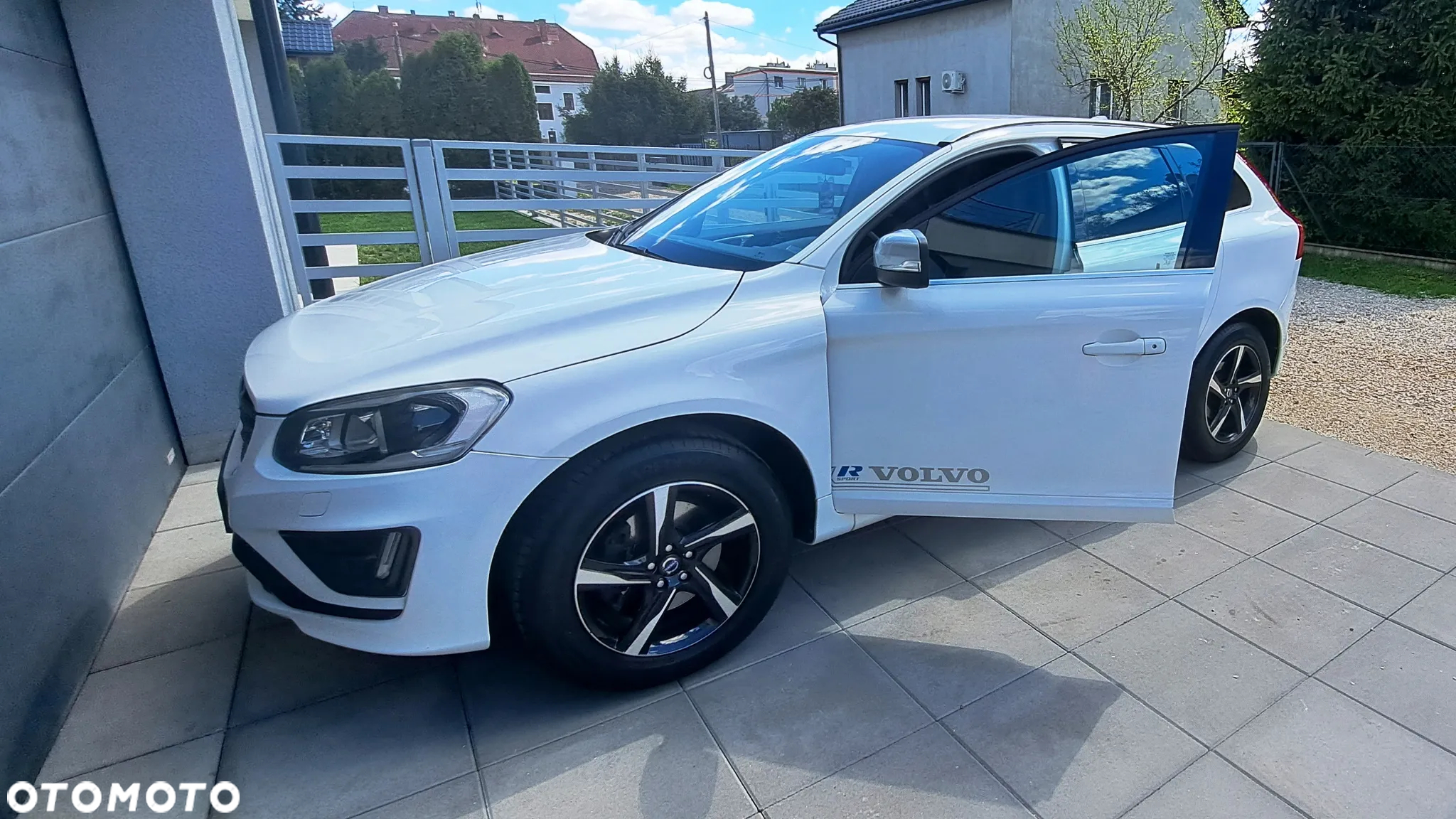 Volvo XC 60 D4 Drive-E Momentum - 4