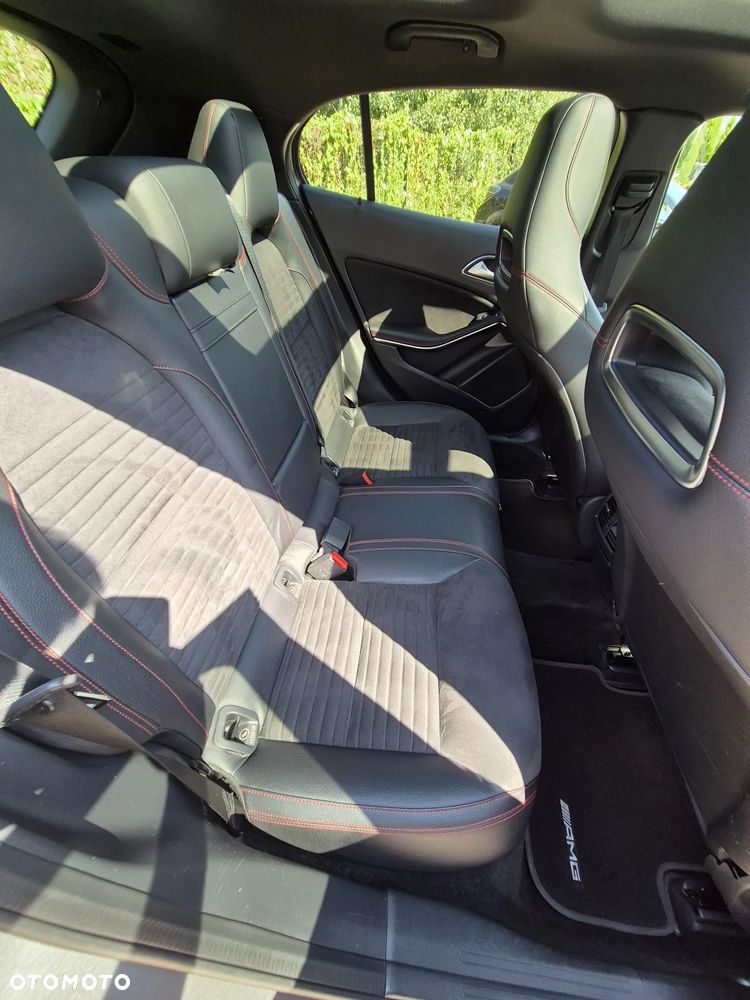 Mercedes-Benz GLA - 20