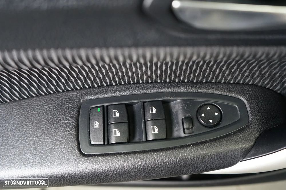 BMW 116 d Line Urban - 18