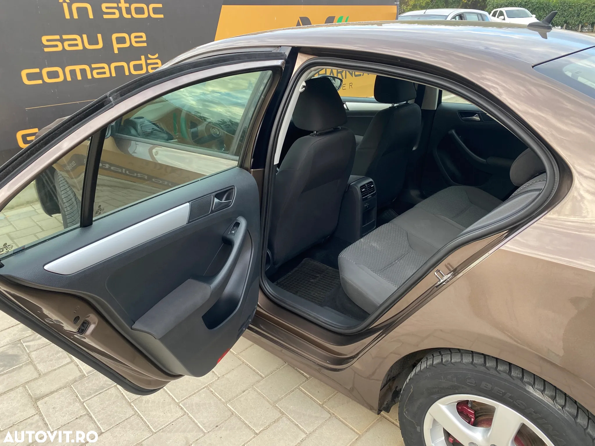 Volkswagen Jetta - 6