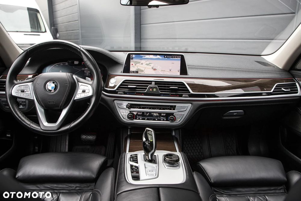 BMW Seria 7 730d xDrive - 33